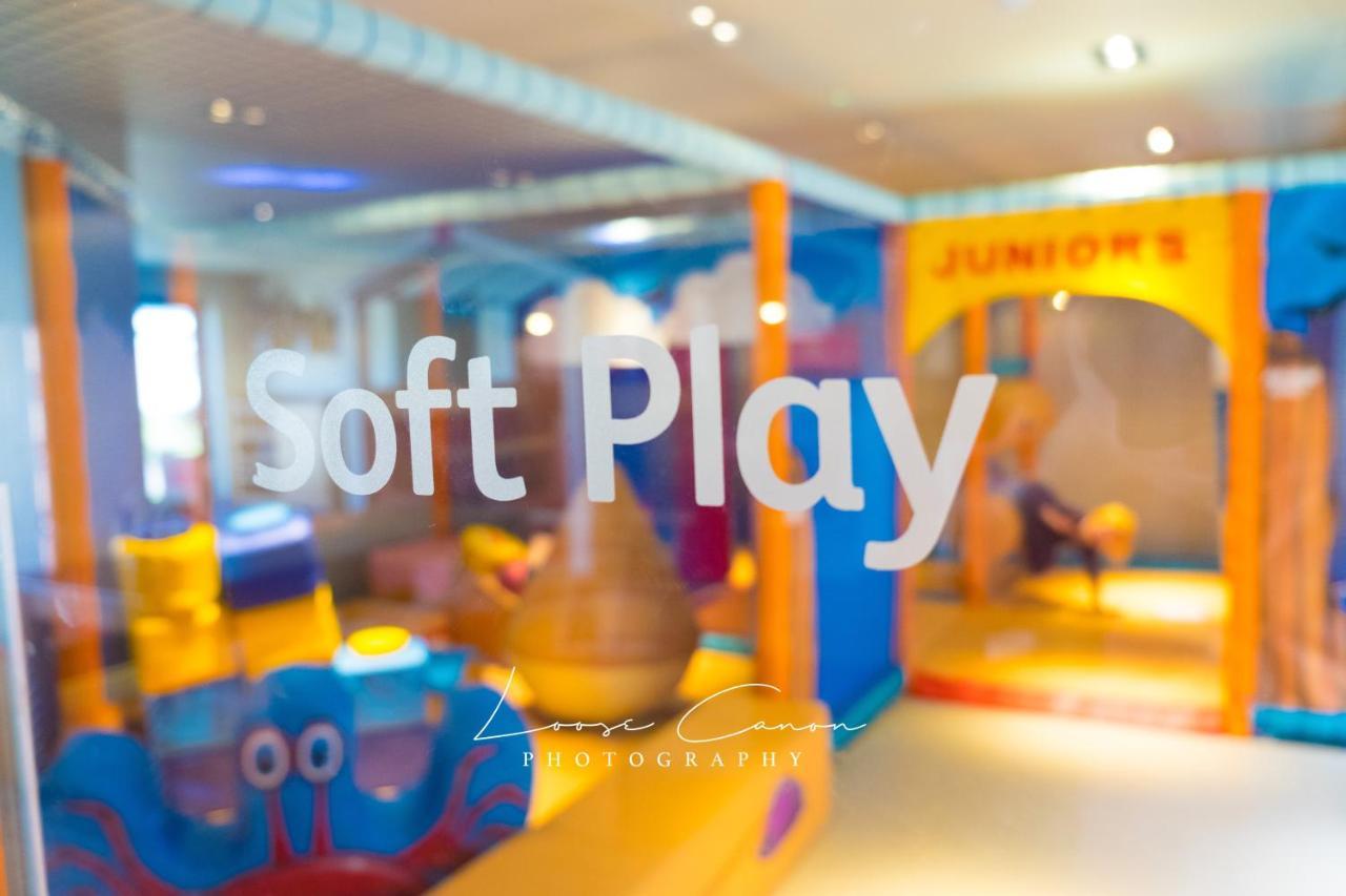 Sea 'N' Stars Platinum Plus Holiday Home With Views, Free Wifi And Netflix Camber 외부 사진